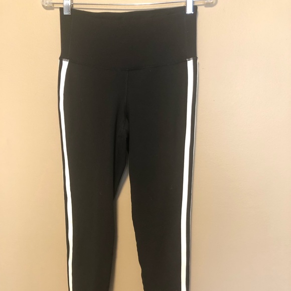 🌼 3/$30 | EUC | Ladies Old Navy Leggings - Picture 4 of 5